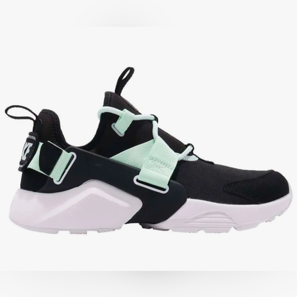 NIKE AIR Huarache City Low "Igloo" women's size 7